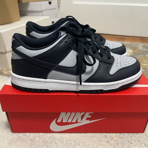 Youth Sz 7Y (Euro Sz 40) Nike Dunk Low Georgetown Shoes Wolf Grey/Dark Obsidian - Picture 7 of 16